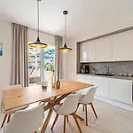 House Vira By Guide Вилла