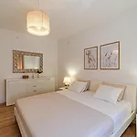 Villa House Vira By Guide *