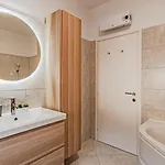 Villa House Vira By Guide *
