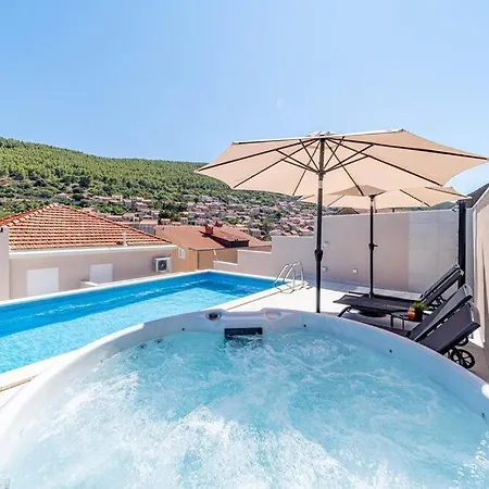 Villa House Vira By Guide