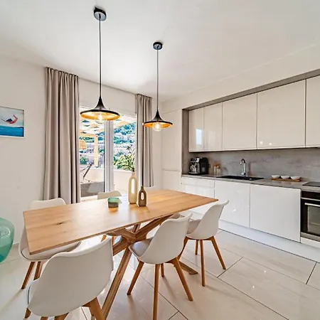 House Vira By Guide Villa *