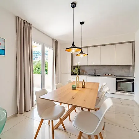 Villa House Vira By Guide