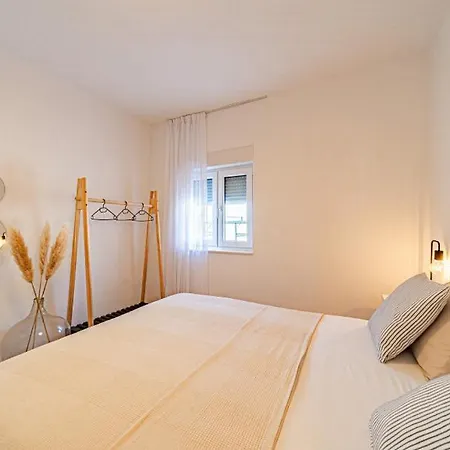 House Vira By Guide Villa