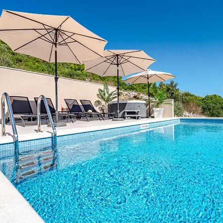 Villa House Vira By Guide