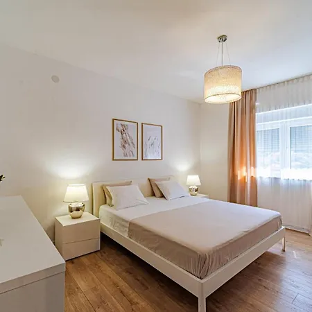 House Vira By Guide *