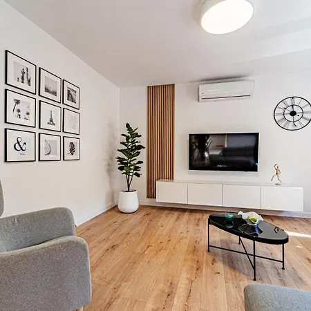 House Vira By Guide Villa