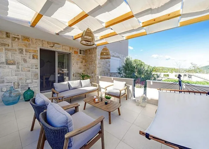 House Vira By Guide Willa *