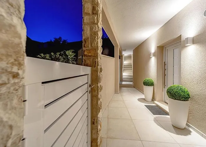 House Vira By Guide Willa *